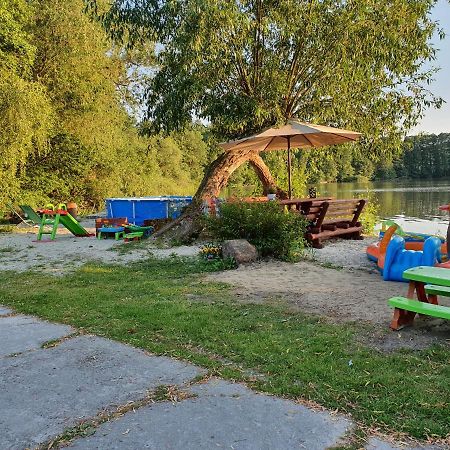 Agroturystyka "Jezioranka" Unichowo Extérieur photo